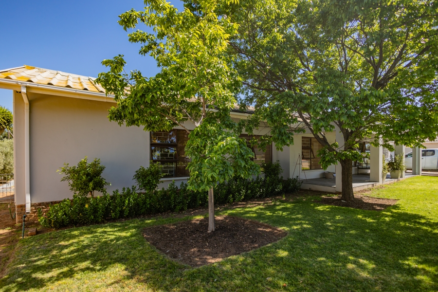 4 Bedroom Property for Sale in Panorama Western Cape